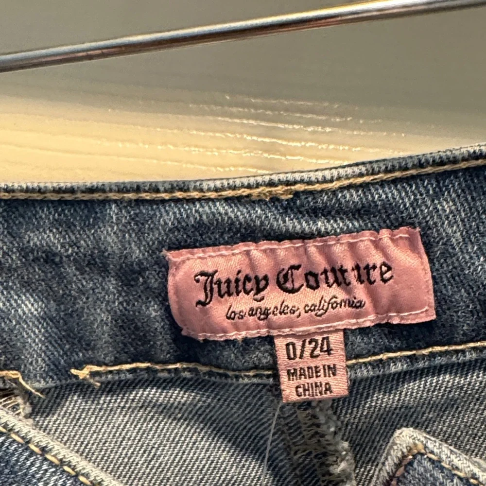 Juicy Couture 2 of Hearts Ankle Straight Leg Medium Wash Jeans 0/24 NWT - Picture 2 of 12
